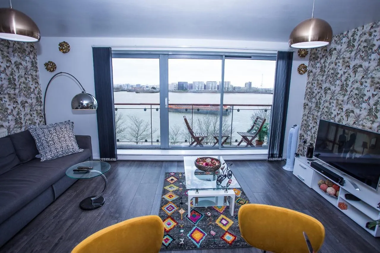 Dejays Apartment London