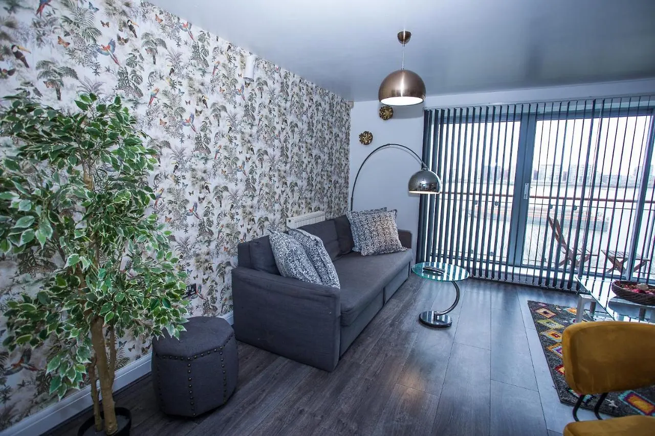 Dejays Apartment London